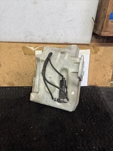 VOLKSWAGEN AUDI SEAT SKODA WINDSCREEN WASHER BOTTLE & PUMP 1K0955453Q 1K0955453R - Picture 1 of 7