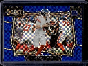 2022 Select Daniel Jones Blue Prizm Field #43/49 Giants - Picture 1 of 2