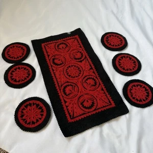 Vintage Hungarian FOLK ART Felt Appliqué Doily/Placemat & Coaster Set. 7 Pieces - Picture 1 of 7
