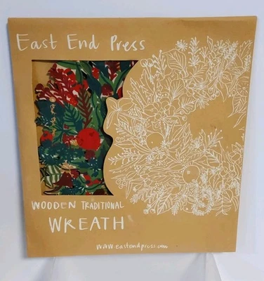 East End Press Indoor Wooden Traditional Christmas Wreath Hand Printed New