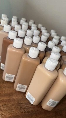 FLASH SALE: ESTEE LAUDER DOUBLE WEAR STAY IN PLACE FOUNDATION (6.7OZ) JUMBO SIZE - Image 1 of 3