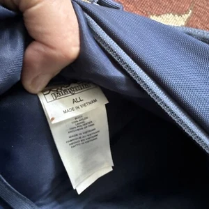 Patagonia Atom Sling, 8L, Navy Blue, EUC - City, Hike, Fly Fish - Picture 1 of 10