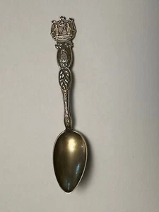 Antigua cuchara de recuerdo de plata esterlina de Honolulu, Hawaii - mango en relieve elevado - Imagen 1 de 8