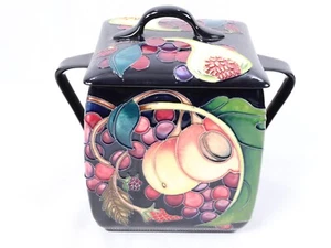 Moorcroft Keksdose mit Doppelgriff und Deckel. Queens Choice Design. - Bild 1 von 12