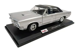 Maisto 1/18 Diecast Special Edition 1965 Pontiac GTO Silver - Picture 1 of 7