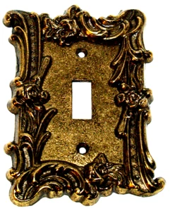 VINTAGE M.C. CO. 6OT SA 26707 BRASS ROSE SCROLL TOGGLE SWITCH PLATE COVER - Picture 1 of 2