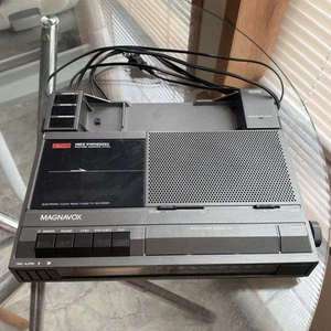 Magnavox D-7549 Syntetyzowany głosowy system odbierania telefonów Niesprawdzony - Zdjęcie 1 z 11