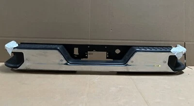 2020 - 2025 GMC Sierra 2500HD/3500HD 后保险杠组件带传感器原始设备制造商铬合金 — 第 1/4 张图片
