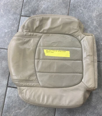 2011 CHEVROLET TRAVERSE RH RIGHT 2ND ROW BOTTOM SEAT CUSHION cover - Image 1 of 2