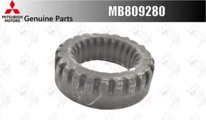 Mitsubishi OEM CUP, RR AMORTIGUADOR MN184170 para EVO 7/8/9 - - Imagen 1 de 12