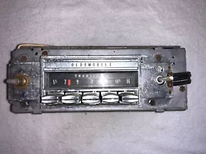 68 69 Oldsmobile Cutlass 442 AM Radio 7307303 - Picture 1 of 6
