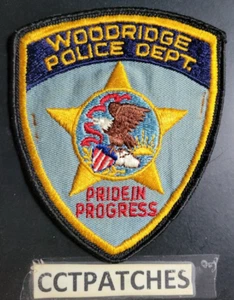 WOODRIDGE, ILLINOIS POLICE SHOULDER PATCH IL - Picture 1 of 2