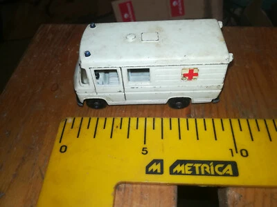 AUTO AMBULANZA  MARCA SIKU MADE IN GERMANY  GIOCATTOLO IN LATTA RETTUNGSWAGEN - Immagine 1 di 3