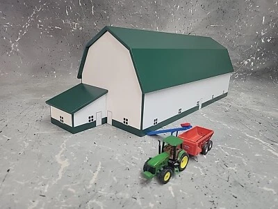 Granero lechero personalizado construido a rasguños 1/64 con casa de leche bosque verde y blanco  Foto 1 de 4