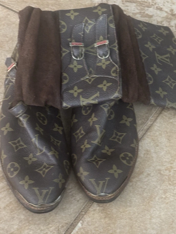 Louis Vuitton Botines Monograma con Borde de Gamuza Hechos a Mano Talla 8 Foto 1 de 4