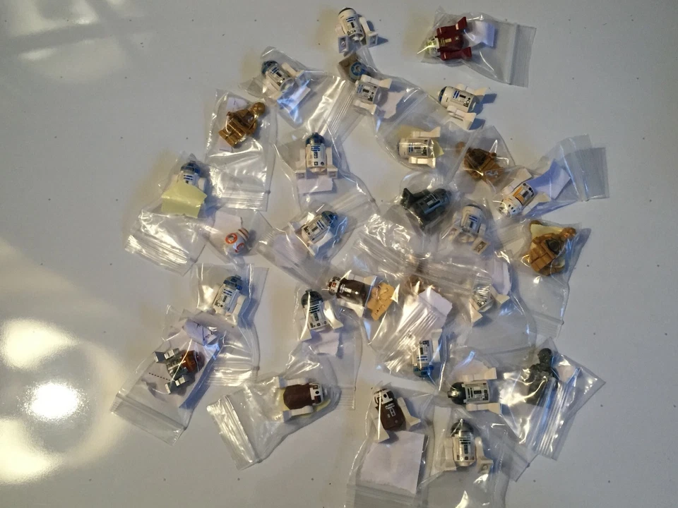 LEGO- STAR WARS- ASTROMECHS & PROTOCOL DROIDS- C3PO MINIFIGS- YOU PICK FROM LIST - Image 1 of 1