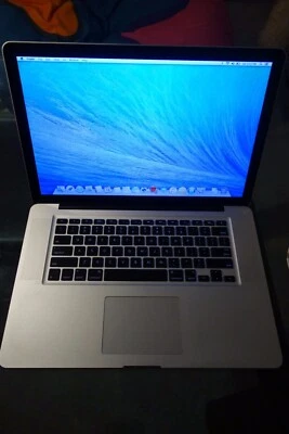 Bad Graphics Card Apple MacBook Pro 15" Core i5-520M 2.4GHz 2x2GB 320GB HD - Image 1 of 4