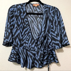 Blusa Top Gigi Parker Azul y Negro Estampado Animal Manga Acampanada Para Mujer XS - Imagen 1 de 8