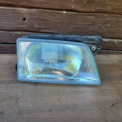 Opel Kadett E 1990 Front right headlight headlamp 03754748 VGA6320 - Imagem 1 de 4