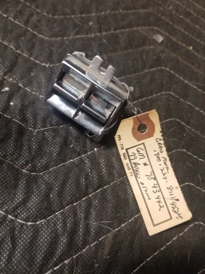 Interruptor de ventana GM Buick Cadillac Chevrolet Oldsmobile Pontiac NOS 9843442 2 velocidades Foto 1 de 2