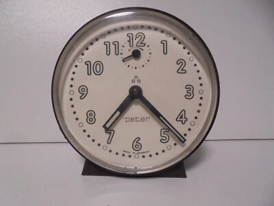 Peter  mechanischer Wecker dunkelbraun, Kunststoff,  funktionstüchtig - Bild 1 von 3