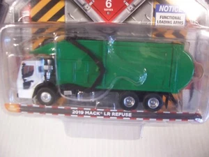 2019 mack LR refuse truck,garbage,trash,functional,s-d trucks,1/64,greenlight, - Picture 1 of 3