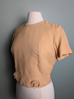 Beige festoneado años 60 con tapa de lazo vintage hecho a mano Foto 1 de 4