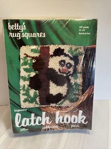 Betty’s Rug Squares Latch Hook Kit 1978 Panda Bear #707 Neu - Bild 1 von 7