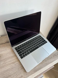 Apple Macbook Air A1932 13.3" 8GB 256GB Intel i5 Silver Mac Book - Picture 1 of 20