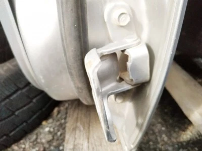 Bisagra de puerta trasera Kia Rio 2004 usada, original #1451816-53 Foto 1 de 4