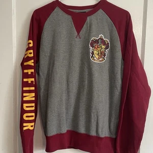Harry Potter Universal Studios Gryffindor Pullover Sweater, Sz M - Picture 1 of 5