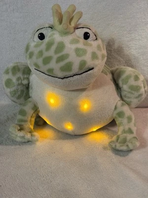Peluche Cloud B Twinkling Firefly Frog 9” chupete nocturno corona verde  Foto 1 de 4