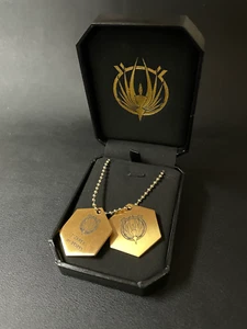 *NEU* Battlestar Galactica Tom Zarek inspiriert Metall Erkennungsmarke Set - Bild 1 von 1