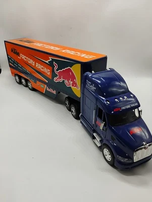 Newray 1:32 Scale KTM Peterbilt Semi Tractor & Trailer FOR PARTS OR REPAIR - Image 1 of 4