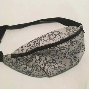 White And Black Fanny Pack Countries and Numbers Travel Pack Clipon - Picture 1 of 9