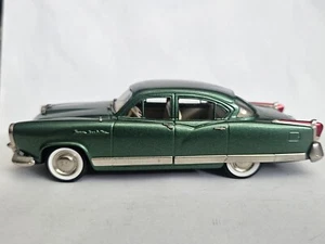 Brooklin Maßstab 1/43 Modellauto BRK29b-1954 Kaiser Manhattan 4-Dr Limousine - grün - Bild 1 von 9