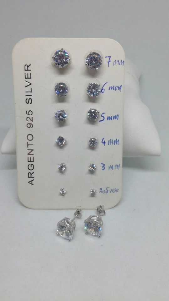 ORECCHINI PUNTO LUCE  ARGENTO RODIATO  UNISEX 4 GRIFFE TAGLIO BRILLANTE EXPLOIT - Immagine 1 di 4