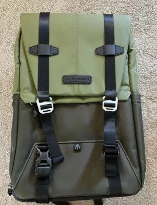 K&F Concept Large Capacity Camera Case Raincover, 15-15.6 in Laptop Sleeve Green - Image 1 of 4