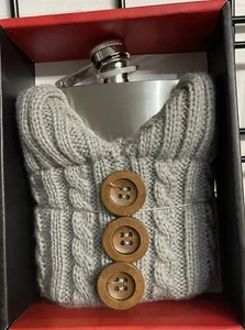 Nifty Flachmann Edelstahl Trinkflasche 7 onz. mit Strickpullover Neu mit Karton - Bild 1 von 5