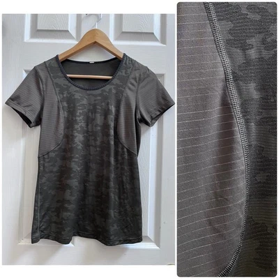 Top manga corta Lululemon Run For Days malla camuflaje profundo talla 4  Foto 1 de 4