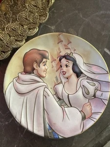 Walt Disney World Snow White Wedding Mini Plate  - Picture 1 of 3