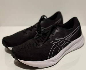 Zapatos para correr ASICS GEL-PULSE 16 para hombre talla 11,5 negros/grises usados en excelente estado - Imagen 1 de 6