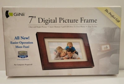 7 Inch Digital Photo Frame by GiiNii Brown Wood Frame GP-7AWP-1 New in Box - Image 1 of 4