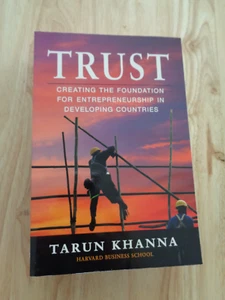 Trust: Stiftung für Unternehmertum in Entwicklungsländern von T. Khanna SC - Bild 1 von 1