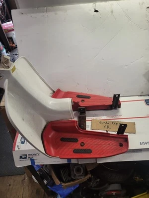 Rodillera placa piso fabricante original Honda Express Sr 1980 1981 1982 Foto 1 de 4