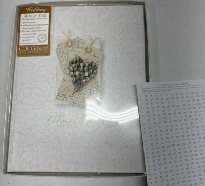 C.R. Gibson Wedding Memories diseño de libro de invitados nuevo con caja blanco roto Foto 1 de 4