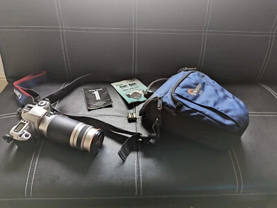 Canon 2000 Eos 300 camera with Vivitar Series 1 lens and carry case - Image 1 of 4