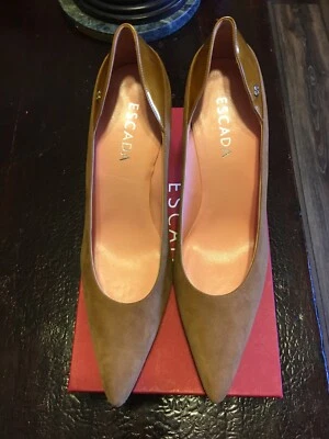 NWOT ESCADA CAMEL SUEDE /PATENT PUMPS SZ 9B - Image 1 of 3