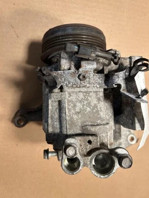 Compresor de aire acondicionado Subaru Impreza 2008-2014 2,5 L Foto 1 de 2