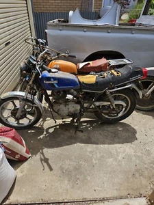 kawasaki kz 250 wrecking ( this Listing is for one bolt only ) - Bild 1 von 6